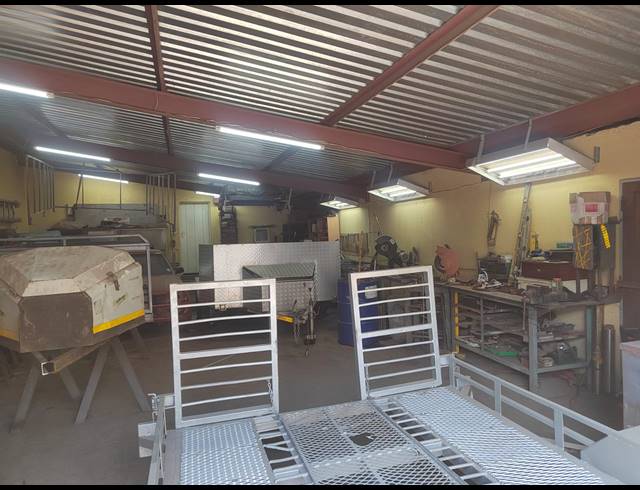 140M² WAREHOUSE TO LET IN DELPORTON